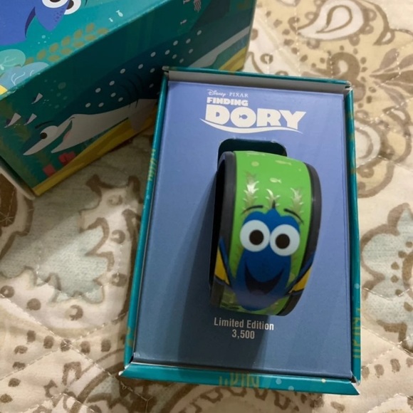 Disney Finding Dory MagicBand - Picture 6 of 6